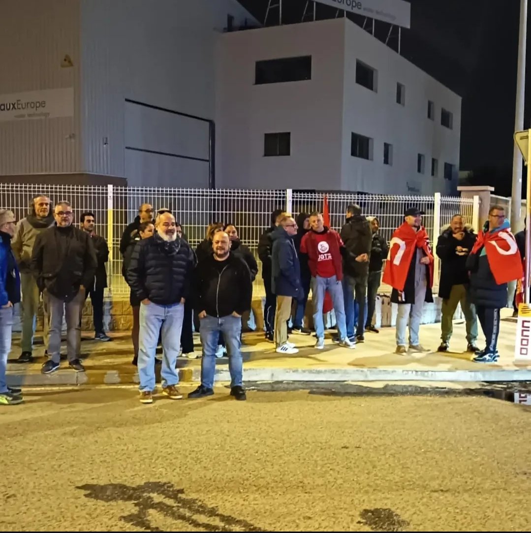 Gedia_ugt's tweet photo. GediaUgt apoyando la huelga del metal de Barcelona, en las puertas de Gedia España S.L.
💪🏻💪🏻💪🏻💪🏻💪🏻💪🏻🔥🔥🔥🔥
#gedia #gediapower #gediagroup #gediaespaña  #gediaugt #gediaautomotivegrour  #ugtficatalunya https://t.co/h9SS5BYrID