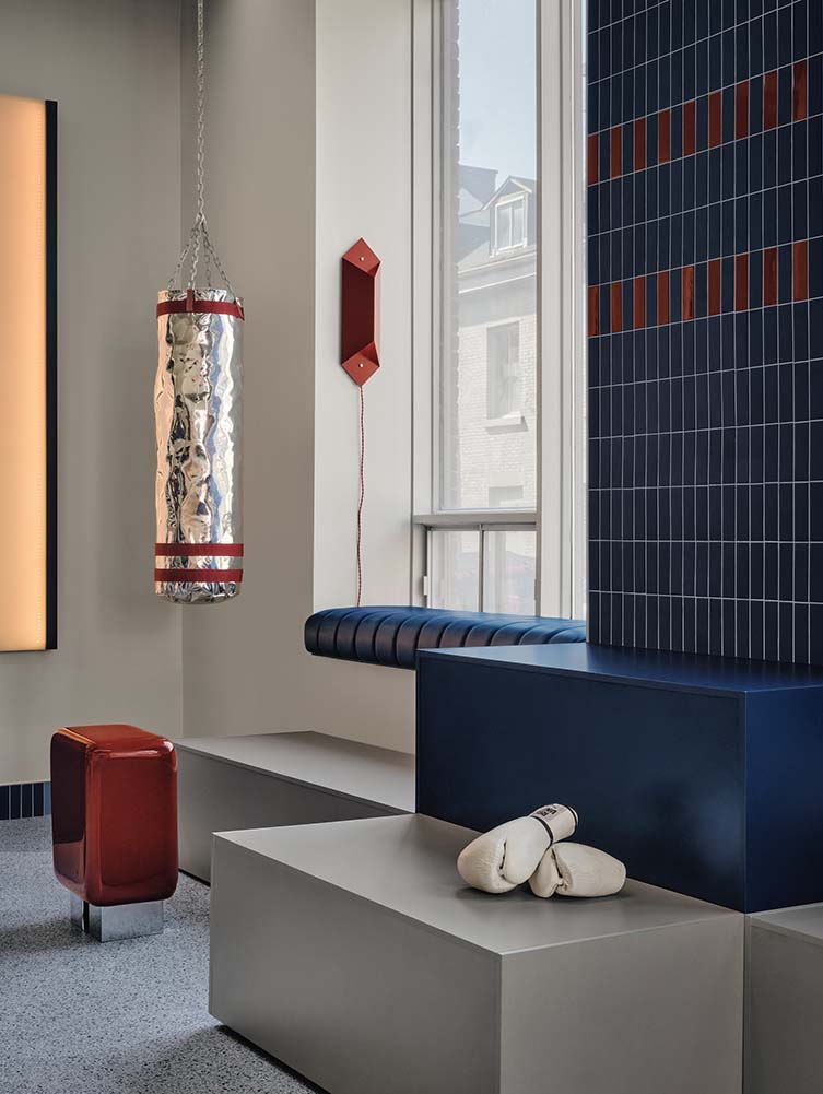 Boxing culture meets bold design at REBL, a community-driven Montreal gym by local interior design studio, By Lemoignan... we-heart.com/2025/10/29/reb…