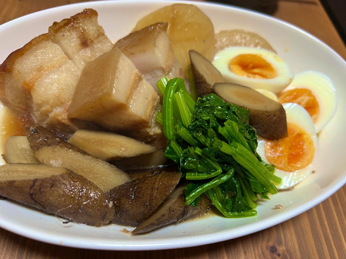 友人が家に来たので角煮でもてなしてます