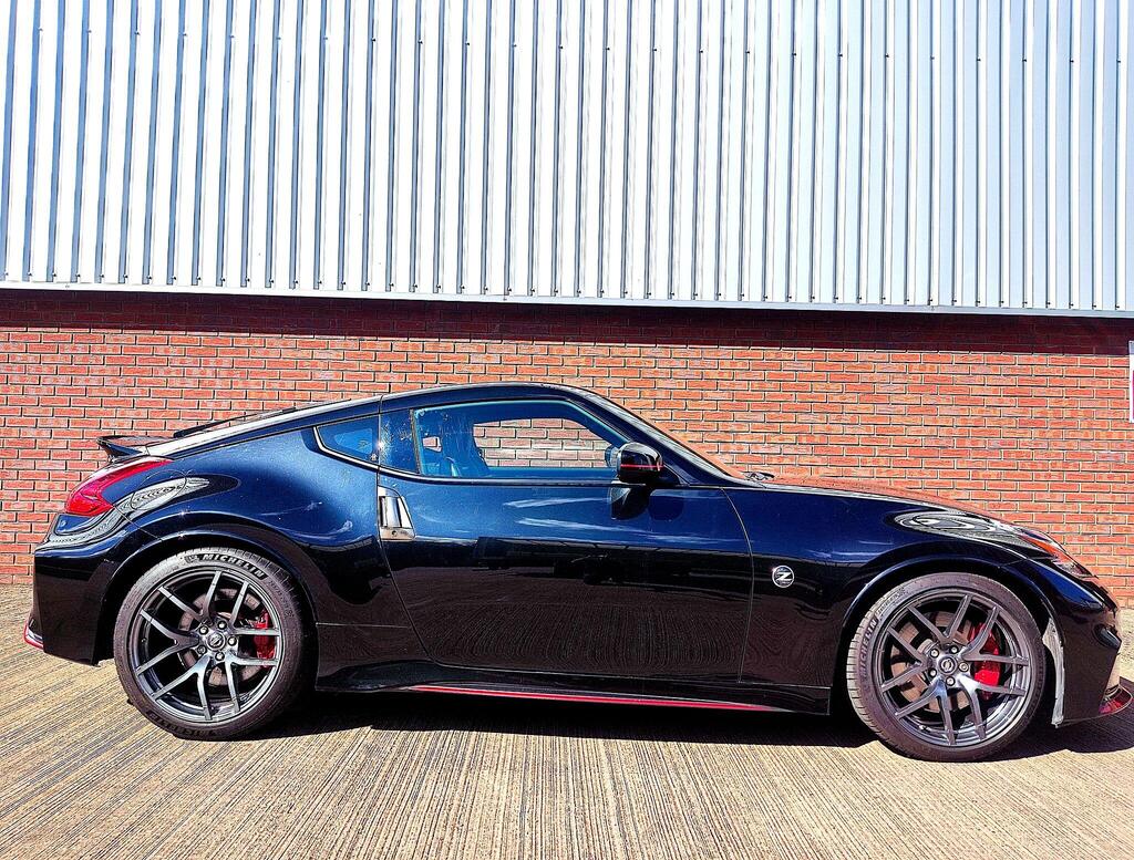 ManualsKE's tweet image. Nissan 370z is for the real drivers not passengers in their own cars, feel the 3.7l v6 come alive with every shift.🔥🔥
Nissan 370 Z
Mileage: 70 811 km
Registration: 2018 (18 reg)
Fuel type: Petrol
Body type: Coupe
Engine: 3.7L
Gearbox: Manual
Doors: 3
Seats: 2
Body colour: Black…