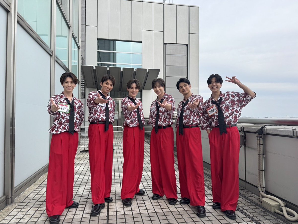 yuta_show_wa's tweet photo. 本日もぽかぽかありがとうございました✨！
寒い中駆けつけて下さった皆様、画面越し・SNSからの応援もありがとうございます🥹

今日はたけちゃんが地元を紹介してくれました🎉
日本には魅力的な場所がたくさんだ🤤✨

明日もよろしくお願いいたします！ https://t.co/tLQ90PDTd9