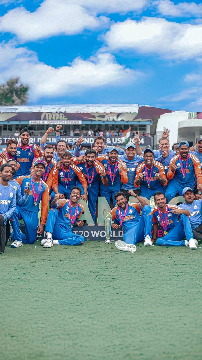 Sparklesoul2020's tweet photo. #INDvsAUS
#T20Clash
#BattleOfTitans
#RoarForIndia
#AussieChallenge
#BleedBlue
#IndiaOnFire
#T20Dhamaka
#MenInBlueVsAussies
#CricketCarnival https://t.co/AcUC4aLgPi