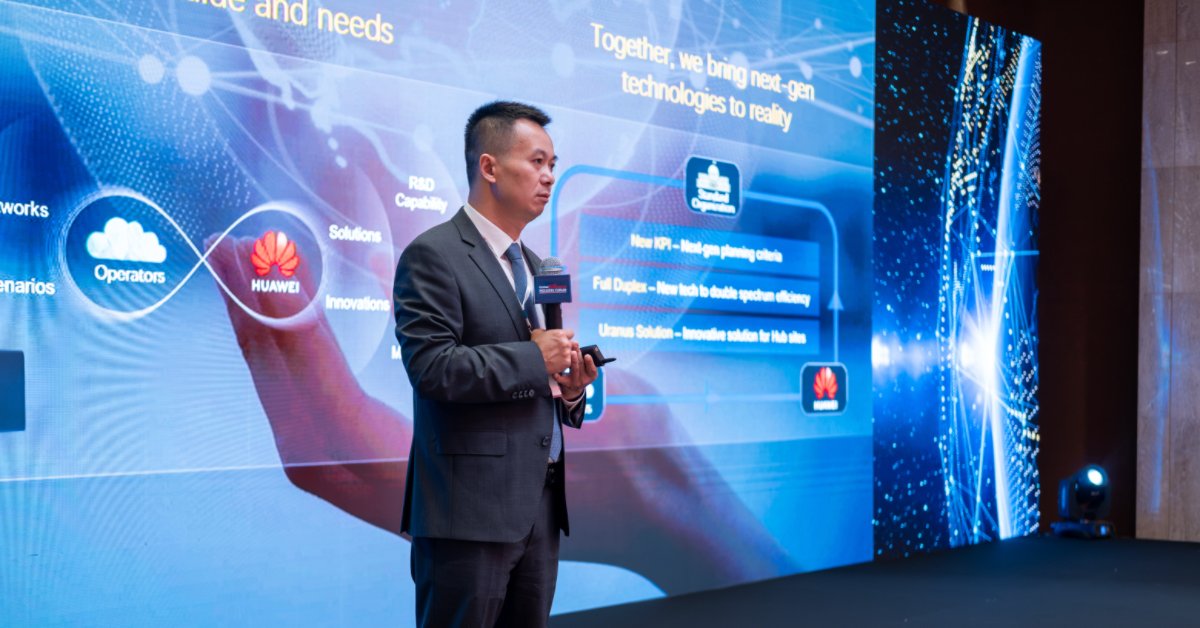 HuaweiWireless's tweet photo. In an exclusive interview with #TelecomReviewAF, #HuaweiMicrowave Product Line President Zeng Chuang shares insights on how evolving microwave solutions, cross-industry collaboration, and #FullDuplex technology are reshaping the future of mobile AI connectivity. #GMIF2025 See more: https://t.co/LhQBSw6bfk