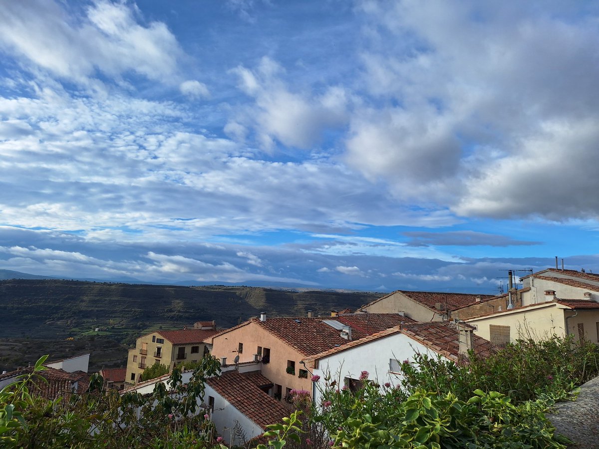 Observatori #Morella T. Mínima 10,6  ⁰C, T. Mínima fàbrica  de Giner 6,6 ⁰C, 1008,9 hPa , cielo  nuboso. Buen miércoles. 
 <a href="/AEMET_CValencia/">AEMET Comunitat Valenciana</a> <a href="/AlexMuozGarc/">Álex Muñoz 💯 🧡</a>
 <a href="/AlendaMavi/">Mavi Alenda Morán</a>  <a href="/fran40tf/">☀⛅️️fran40 ☔️</a>
    <a href="/rasalvi49/">Ramon Salvi</a>   <a href="/Fran_Lorenzo95/">Fran Lorenzo</a>  <a href="/minervagra/">Minerva GG</a> <a href="/sibilafc/">Silvia Ferrer</a> <a href="/fran40tf/">☀⛅️️fran40 ☔️</a> <a href="/apuntoratge/">À Punt Oratge</a> <a href="/anamaria190977/">Ana María Herrero</a>