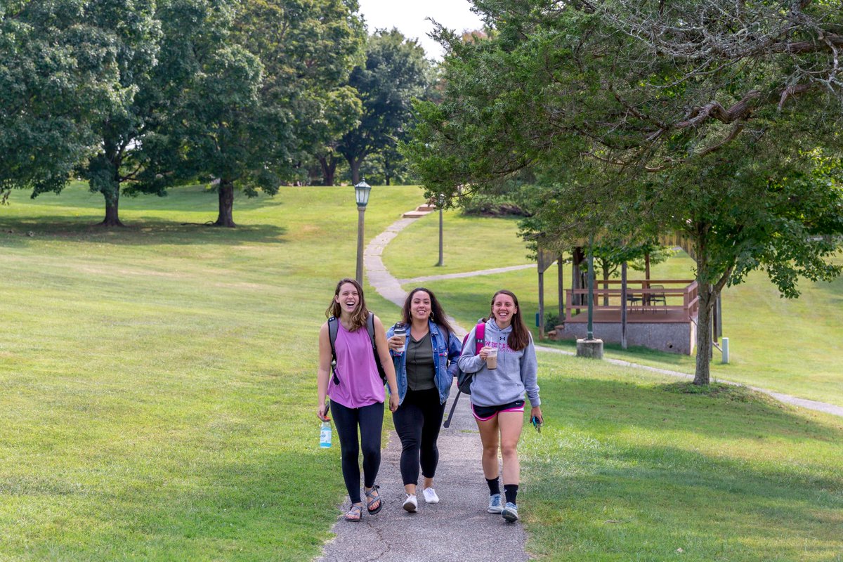 CardinalNewsVA's tweet image. Some Virginia colleges and universities celebrating enrollment growth cardinalnews.org/2025/10/29/som…