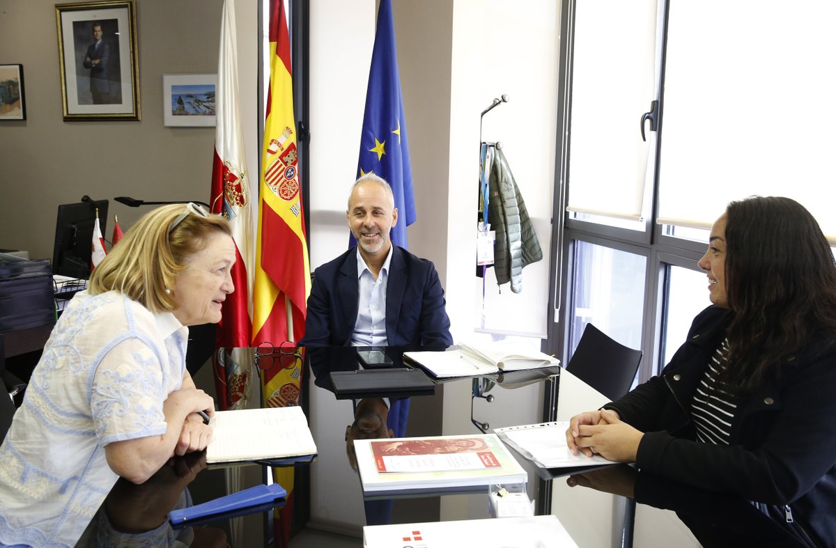 cantabriaes's tweet photo. 🔵 El Gobierno promocionará el folclore, las tradiciones y la etnografía cántabra entre los escolares de la comarca de #Trasmiera y #Ruesga
👉 El proyecto ‘Folklore trasmerano en las aulas’ se impartirá en segundo y tercer ciclo de Primaria
ℹ️ Noticia: https://t.co/KWsE0mlokk https://t.co/xjng0PpEo7