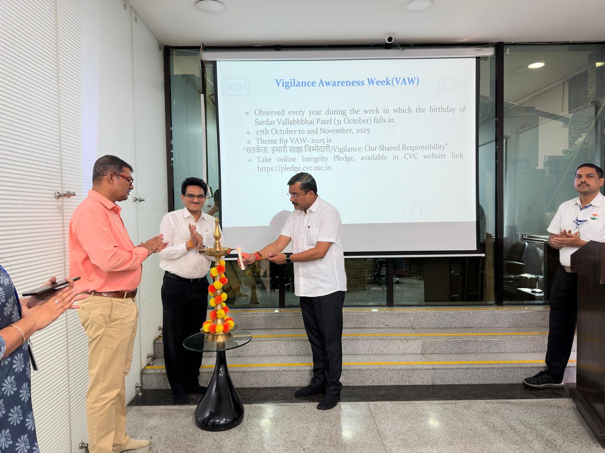 aaipunairport's tweet photo. #VigilanceWeek (27 ऑक्टो.–02 नोव्हें. 2025) निमित्ताने डॉ. निखिल कुमार कनोडिया, IPS, CVO #AAI यांनी पुणे विमानतळावरील #VAW2025 कार्यशाळेच्या उद्घाटन सत्रात संबोधित केले. त्यांनी नमूद केले की दक्षता दंडात्मक नव्हे, तर प्रतिबंधात्मक असेल तेव्हाच प्रभावी ठरते. ✈️
As part of #VigilanceWeek observance (27 Oct–02 Nov 2025), Dr. Nikhil Kumar Kanodia, IPS, CVO #AAI, addressed the inaugural #VAW2025 workshop at Pune Airport, stressing that vigilance is most effective when preventive, not punitive. ✈️
@AAI_Official
@aairedwr
@MoCA_GoI
@RamMNK
@mohol_murlidhar
@vipinkumarIAS
@samirsinha69
@CVCIndia #IntegrityFirst #PuneAirport #AAI
