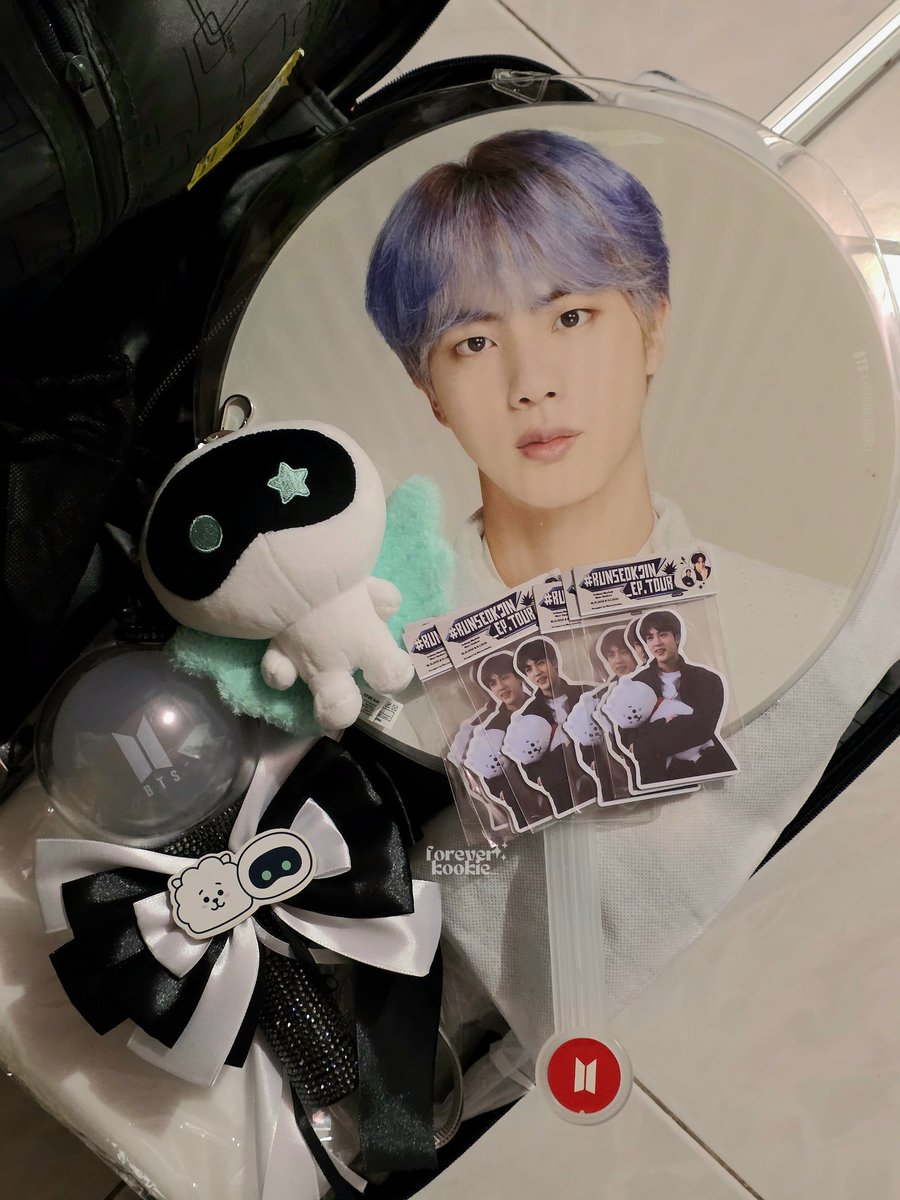 foreverkookie_'s tweet image. never thought i'd go on a trip with a one week preparation 🥹🫶🏼✈️ lakas mo sakin seokjin

#RUNSEOKJIN_epTOUR_ENCORE