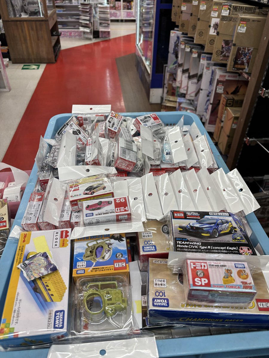 トミカ　その他　まとめ売り　出川　110台以上　おまけ付き トミカ その他 まとめ売り 出川 110台以上 おまけ付き