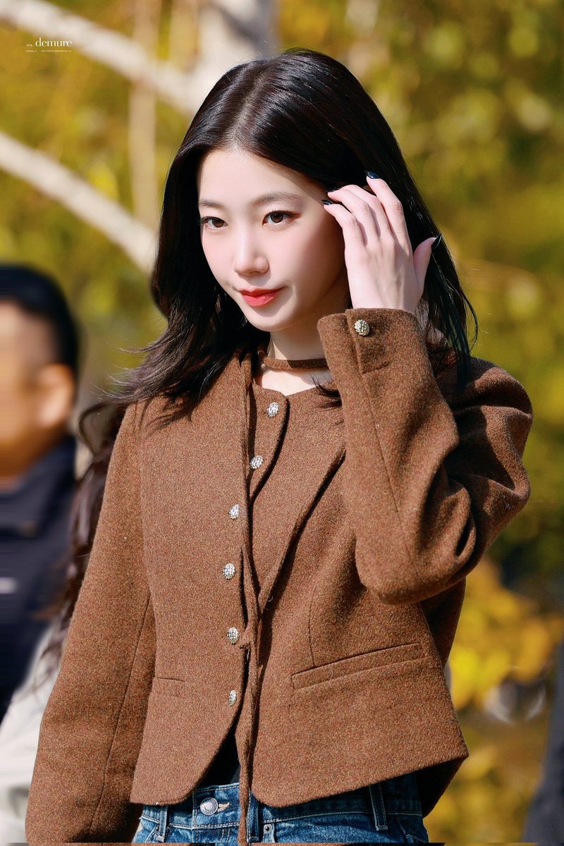 251029 | 연세대 

🍃 가을 날의 동화 🍂 

#르세라핌 #LE_SSERAFIM 
#카즈하 #KAZUHA #カズハ