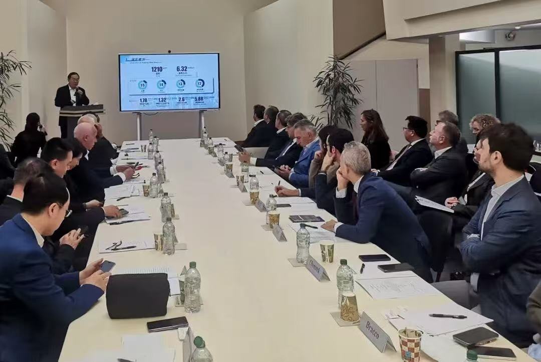 The "Invest in Shanghai, Share the Future" Milan event, with <a href="/Italychina/">Italy China Council Foundation - ICCF</a>, @CCCIT, and 40+ Italian business reps, showcased Pudong's opportunities. It was a key platform to deepen cooperation and explore future opportunities.🤝