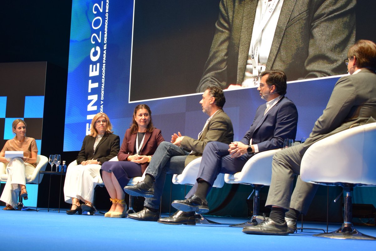 pgmahamud's tweet image. 🤖👨🏼‍💻 Nuevo punto de encuentro de tecnólog@s y líderes empresariales: #EINTEC2025 📍 #Huelva Tecnología y Digitalización al servicio de las personas. ¡Gran trabajo en equipo, @MoeveGlobal 🤝🏻 @AgenciaDigAnd 🤝🏻 @AytoHuelva!
andaluciaeconomica.com/el-encuentro-i…