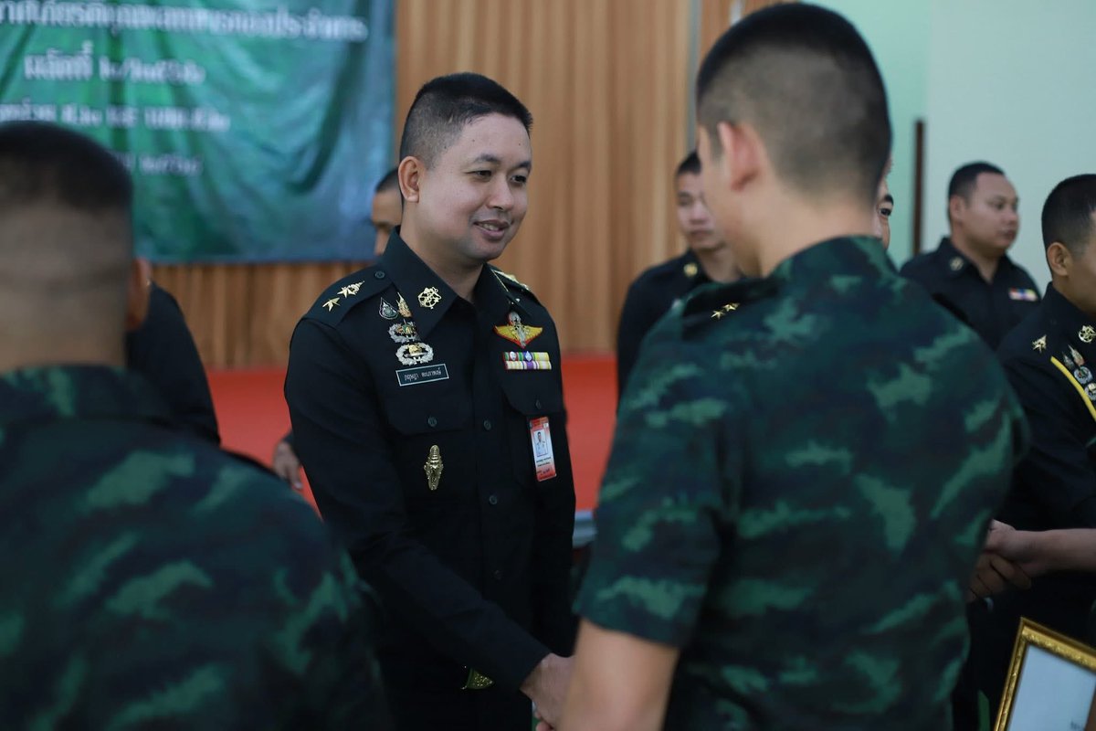 201_engineer's tweet image. “พิธีมอบใบประกาศนียบัตร ทหารกองประจำการ”

พ.ท.กฤษฎา ตะเภาพงษ์ ผบ.ช.2 พัน.201 มอบใบประกาศเกียรติคุณ ให้กับทหารกองประจำการ ซึ่งจะปลดประจำการเป็นทหารกองหนุนใน 31 ต.ค. 68 ของกรมทหารช่างที่ 2 และหน่วยขึ้นตรง โดยมี พ.อ.ภีศเดช รักการดี ผบ.ช.2 เป็นประธานในพิธี

#bootcamp268
#น้องคนเล็ก