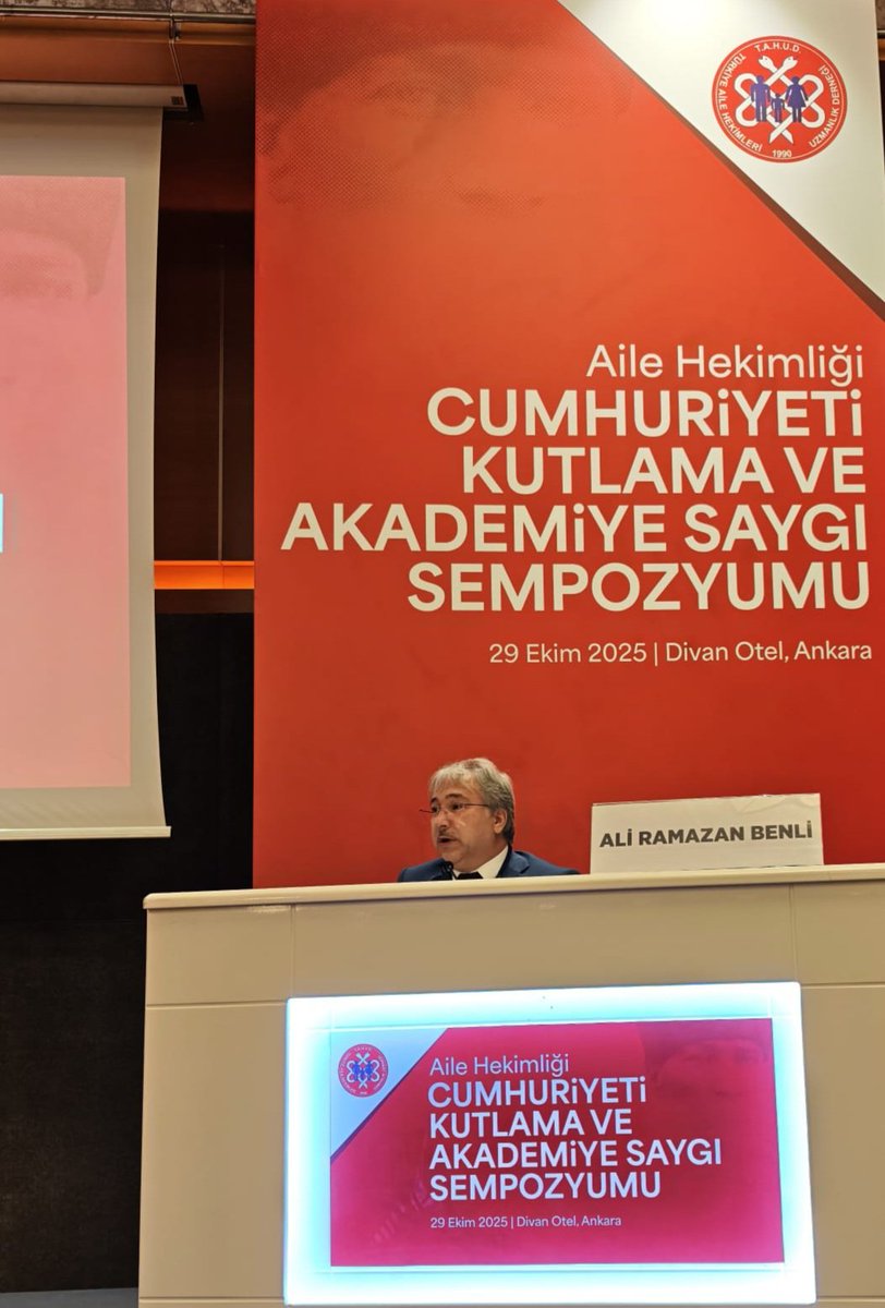 Aile Hekimliği Cumhuriyeti Kutlama ve Akademiye Saygı Sempozyumunda Prof. Dr. Cüneyt Ardıç hocanın "Çocukluk Çağında Özel Aşılar" başlıklı oturumunun başkanlığını şahsıma uygun gören değerli hocalarıma şükranlarımı sunarım. 
#TAHUD
#AileHekimliği 
#HSGM