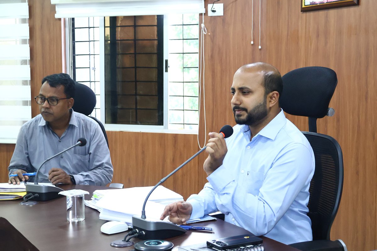 dckoderma's tweet image. आज वीडियो कॉन्फ़्रेंसिंग के माध्यम से समाहरणालय सभागार में वन अधिकार अधिनियम पर समीक्षा बैठक आयोजित कर संबंधित अधिकारियों को कई आवश्यक दिशा निर्देश दिया।
@JharkhandCMO @HemantSorenJMM @IprdKoderma