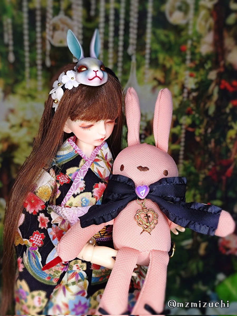 お着物和菓子ちゃん❤︎.*
フォロワーさんから今日が和服の日と教えていただいたので
和菓子ちゃんに久しぶりにお着物着てもらいました👘
やっぱり和菓子ちゃん最高に美しいです✨
#AngellStudio
#和菓子擬人化