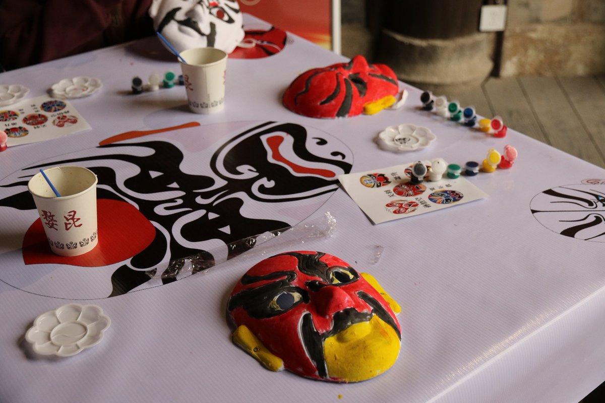 Fairylandofcn's tweet image. 🎭 First time painting opera masks? They totally nailed it! ✨👏
So much talent in their debut! 🌟
#CreativeMinds #OperaMask #WuOpera