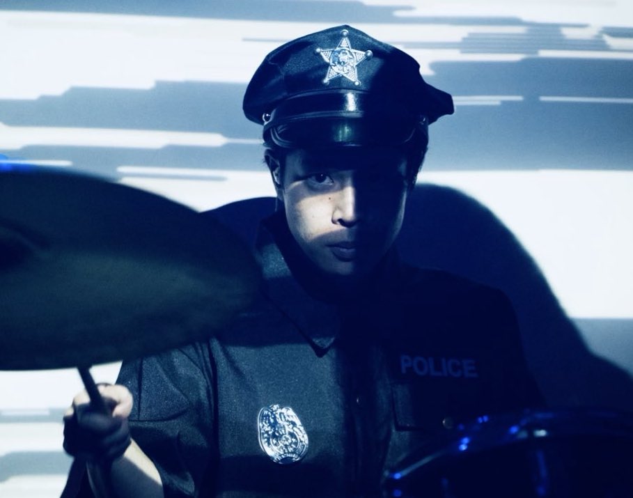 ◤ネイブロ◢
Native Broadcast
多国籍ｵﾙﾀﾅﾃｨﾌﾞﾛｯｸﾊﾞﾝﾄﾞ

◤メンバー◢
Jay🇧🇷Vo.
Riki🇯🇵Gt.
Domi🇵🇱Ba.
Yuki🇯🇵Dr.