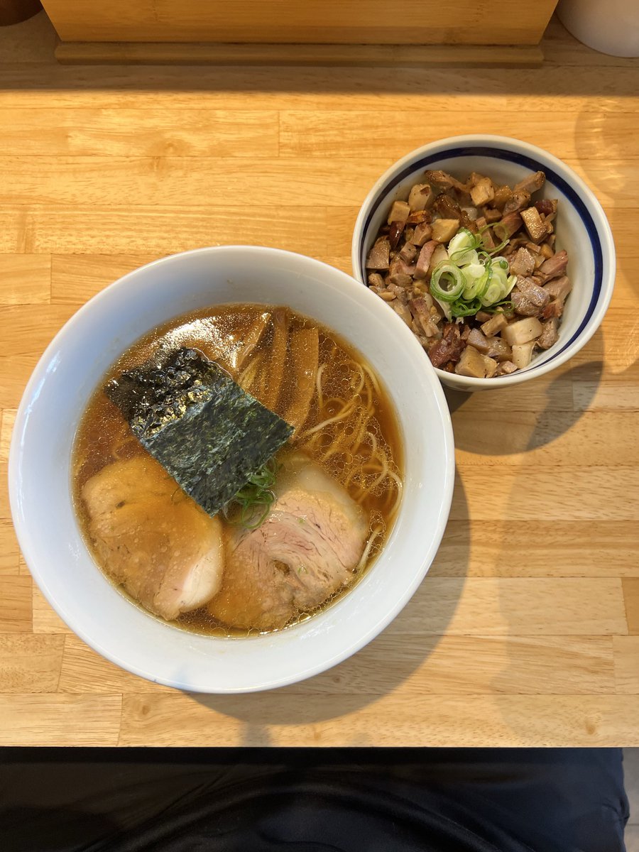 お初…///のラーメン屋🍜🤤
豚骨に慣れすぎてる事がわかった🙃