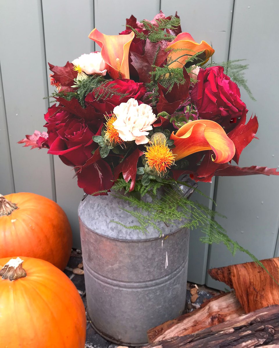 Have you decorated for Halloween? Our beautiful Butternut Squash bouquet adds instant ambience with crisp foliage and striking autumnal colours ❤️ Available for next-day delivery so you can set the scene in time! 🎃

Autumn Decor: bit.ly/3Qg3XQd