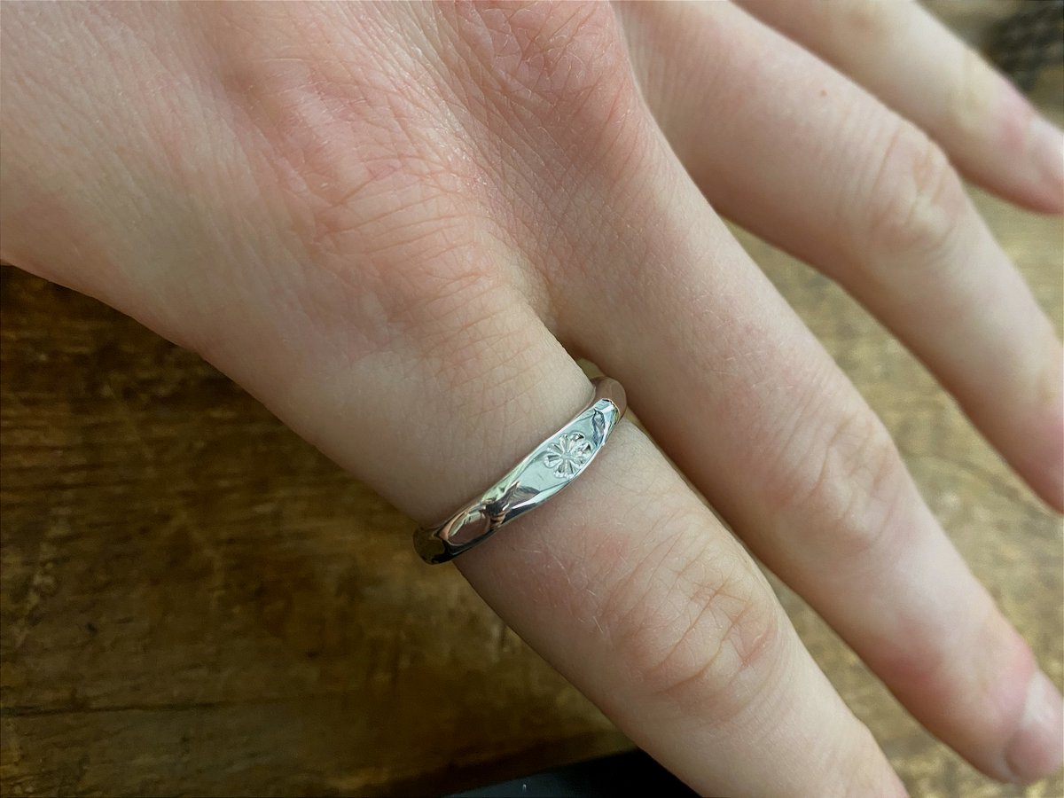 Quarterworkshop's tweet image. Every piece made in our workshops is as unique as the person who creates it.
No two rings, pendants, or bangles are ever the same. That’s the beauty of handmade!
See what’s possible when you make something yourself. 💍

#handcraftedjewellery #madebyyou #oneofakind