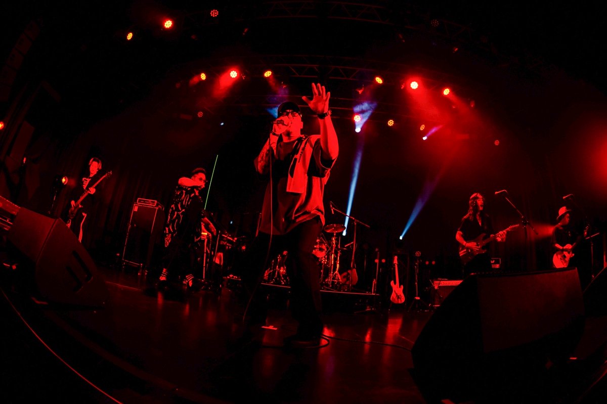 osaka69kai's tweet photo. 10.18

大阪籠球会🏀20周年
『バスケ祭』

大阪籠球会🏀SEIJIがvocal🎤
RESERVOIR DOGS 🎸🥁🐕🔥 https://t.co/D6TGPU3GNG