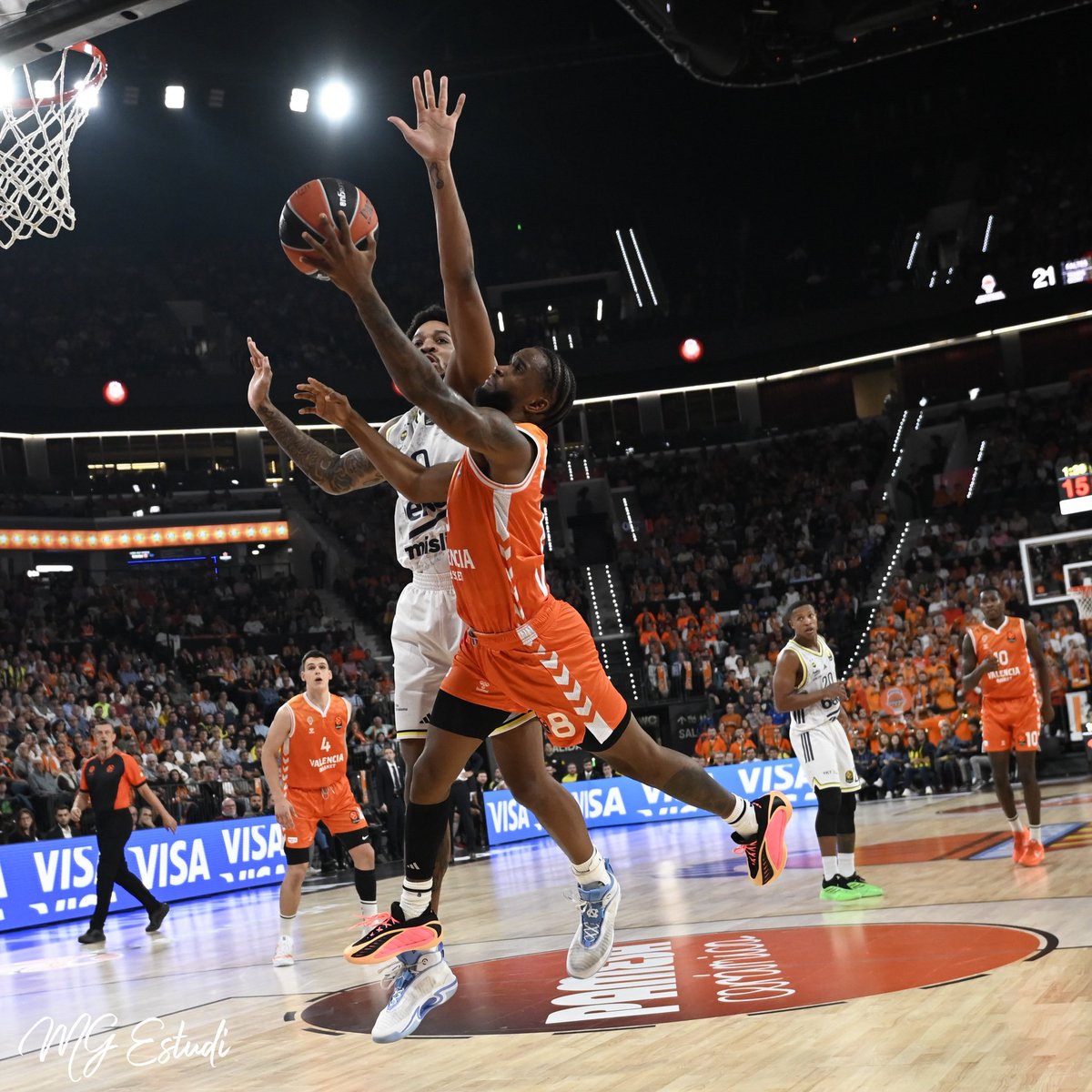 mgestudi's tweet photo. @valenciabasket vence por 94-79 a @FBBasketbol en el Game 7 de la @EuroLeague https://t.co/xjMwe5Tr2A