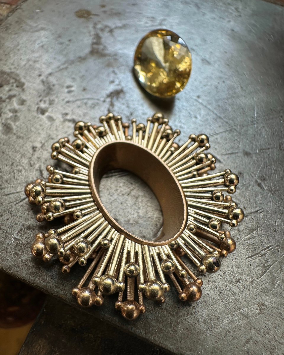 Making the sun shine...  Last month I set this exquisite yellow beryl within a dynamic 18ct gold sunburst and the process was transformative. The jewel, alive with luminous golden tones, seemed to radiate energy from within its finely structured surround.