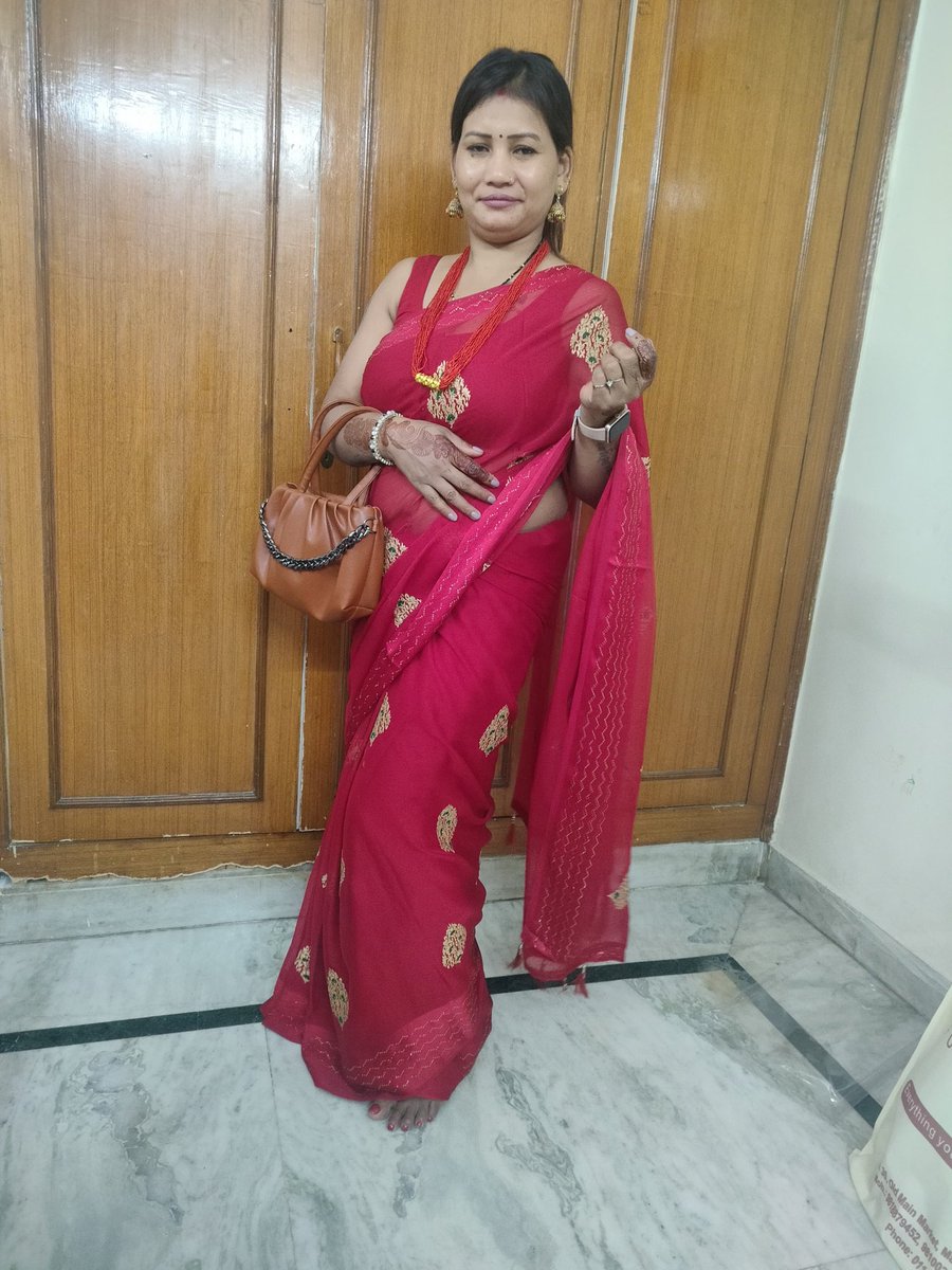 ध्यान से देख लो इस चेहरे को 
कहीं भूल ना जाओ

थोड़ी तारीफ़ भी कर सकते हो