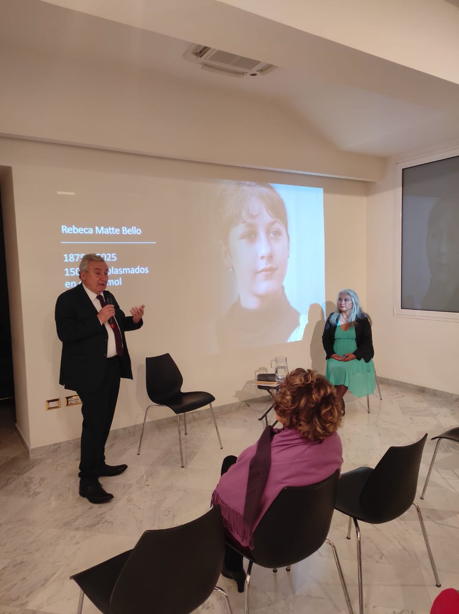 En los 150 años del nacimiento de la escultora Rebeca Matte, María Ester González donó a la Embajada una foto de la escultora.
#RebecaMatte #150AñosRebecaMatte #PatrimonioCultural #EmbajadaDeChile