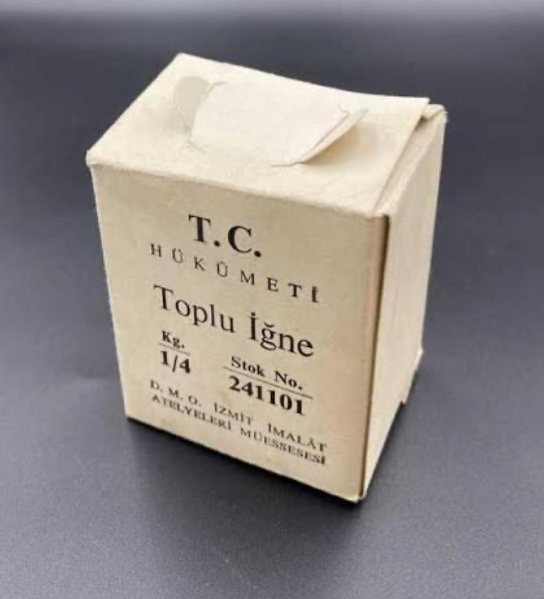 ♈Ne altın ne elmas,
Ne yakut ne de zümrüt,
Parıltısına paha biçilemeyen değer Cumhuriyettir.
Kutlu olsun.
Yaşasın Cumhuriyet 🇹🇷