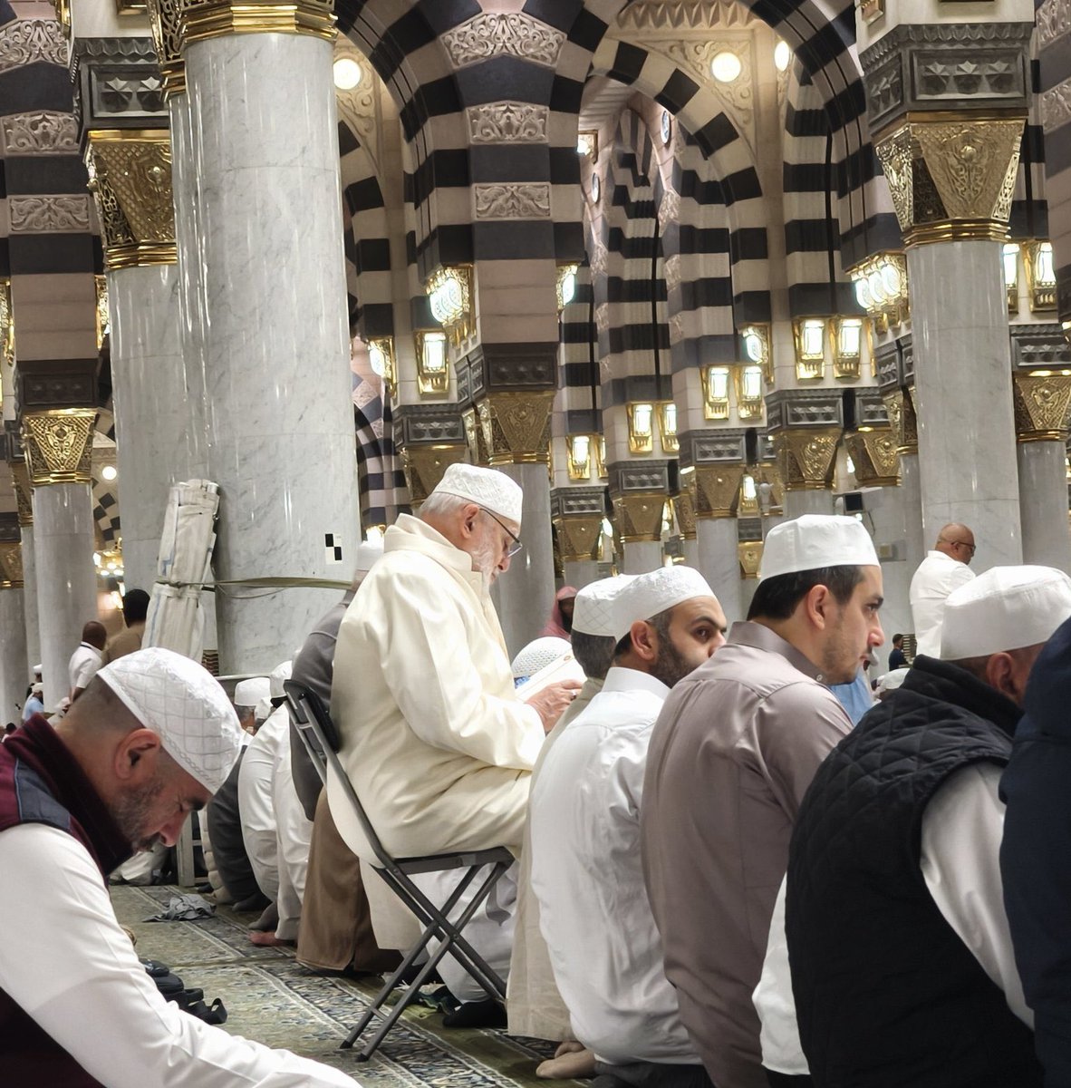Muhterem Osman Nûri Topbaş Hocaefendi'nin 01 Kasım 2025 Cumartesi öğle namazından önce (saat: 12:00'de) Çilehane Camii’nde sohbet programı olacaktır.