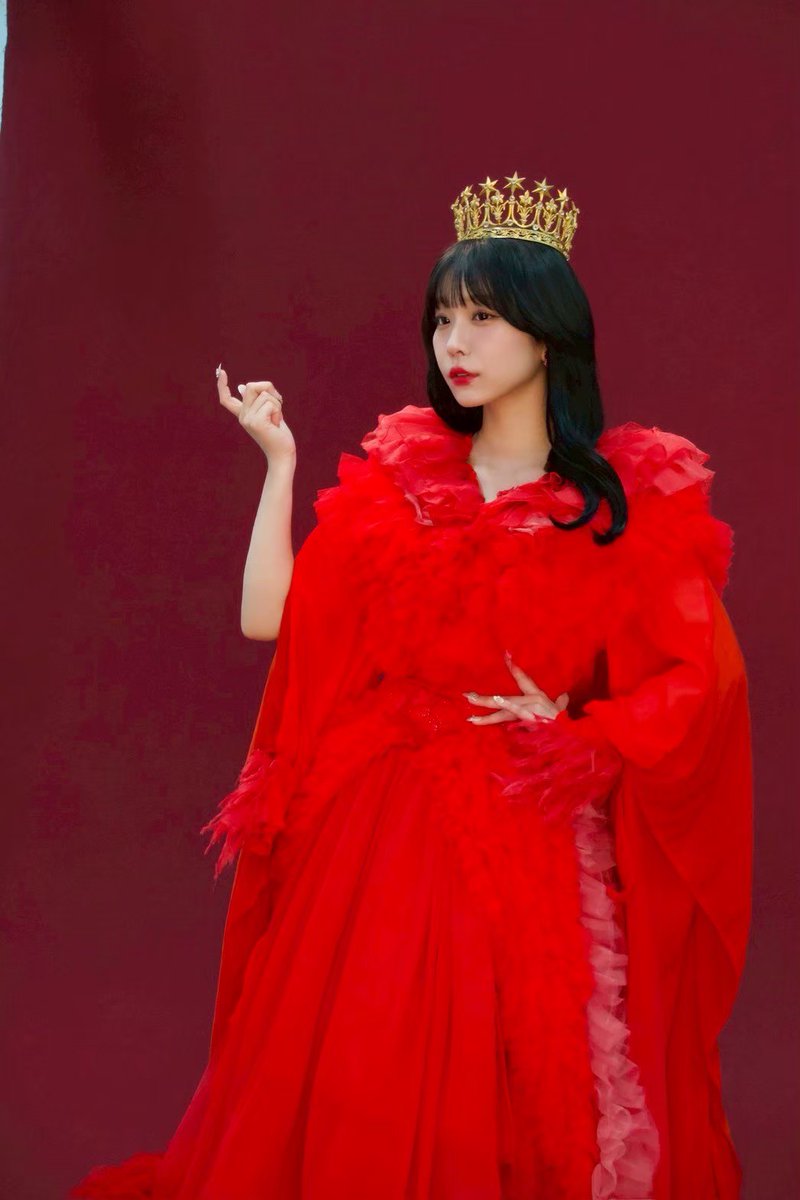 ／
「愛美 LIVE TOUR 2025 "NEW WORLD"」
開催まであと3️⃣日🔥‼️
＼

1st HALF ALBUM「A/CODE」を
引っ提げたライブツアー❤️

愛美が作り上げる新世界を
ぜひ見届けてください👀⚡️

======
大阪・愛知公演はチケット一般発売中🎟️

▶チケットご購入はこちら！
eplus.jp/aimi2025/