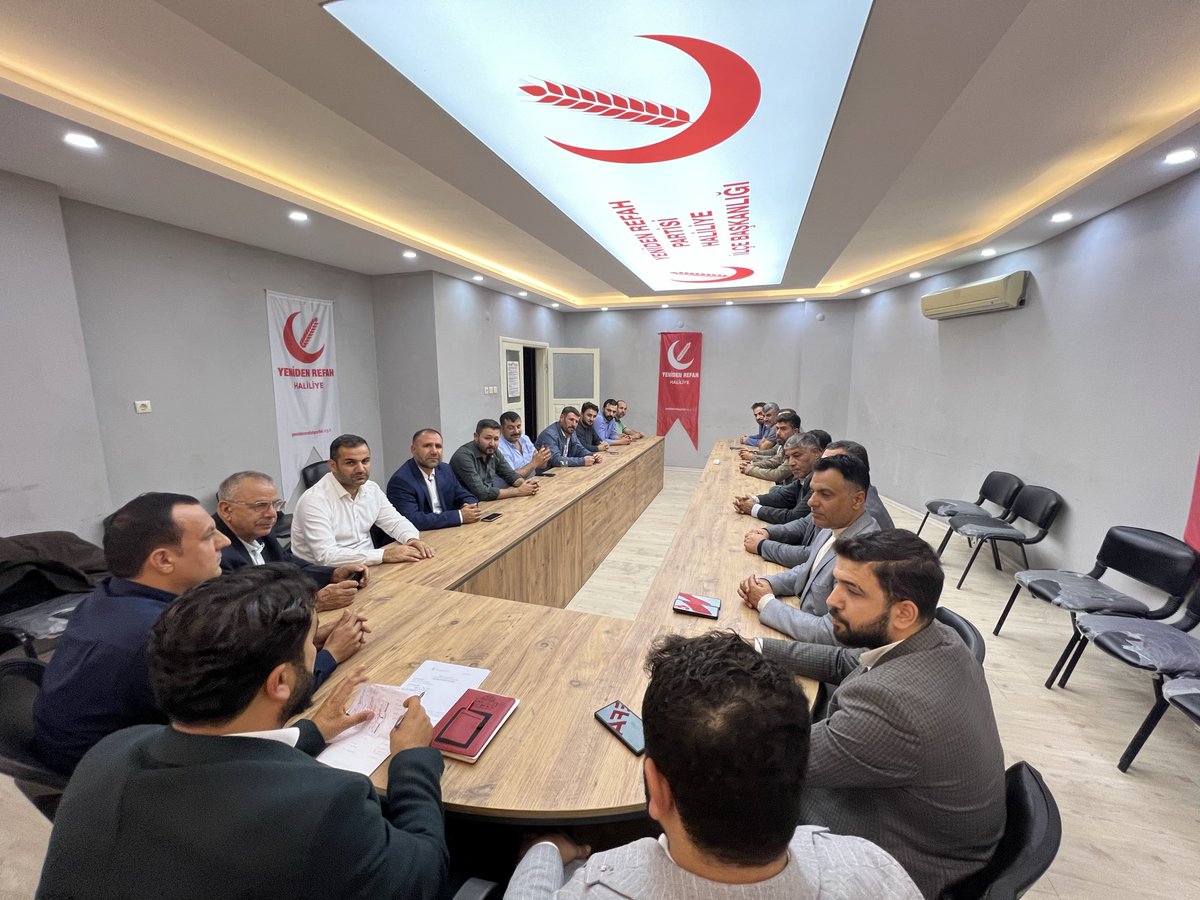 Haftalık Toplantımızı İlçe Başkanımız Abdülselam YILDIZ Riyasetinde Gerçekleştirdik. 16 Kasım Büyük Kongre İçin Son Hazırlıklar Konuşuldu. Kongre Sonrası Yapılması Gereken Etkinlikler Hakkında İstişarelerde Bulunuldu.