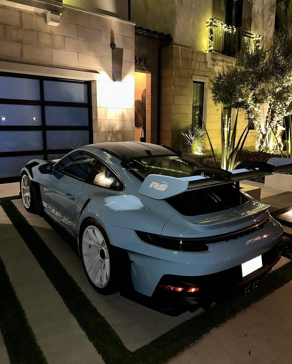 Elitecargasm's tweet photo. https://t.co/8cDpyAE464