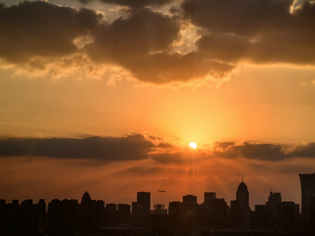 icepuppet's tweet image. 天黑的越来越早了