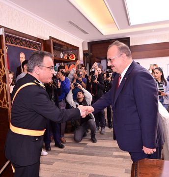 Vali Yakup Canbolat, Cumhuriyet Bayramı Programında Tebrikatları Kabul Etti