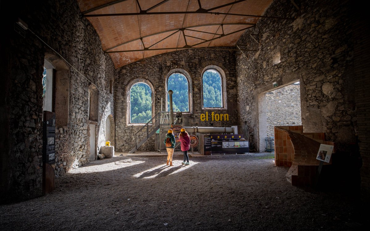 Aquest cap de setmana comença l'horari reduït de tardor, i amb ell, el compte enrere!

⏰ Obrim de les 11:00h a les 15:00h.
✨ Les visites guiades continuen a les 11:00h, 12:00h i 13:00h.

Aprofita les últims dies fins al pont de desembre, quan s'acaba la temporada. ⏳