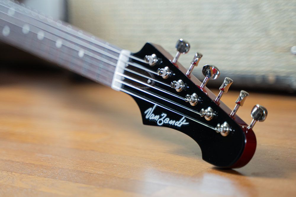 VanZandt情報！

ニューモデルHybrid Series "Bronson V"
各色出来上がりました。
Lake Placid Blue / Candy Apple Red / Black
taurus-corpo.com/vanzandt-hybrid

来月よりオーダー店様へ発送いたします。

ご興味ある方、是非。

#vanzandt　#ヴァンザント