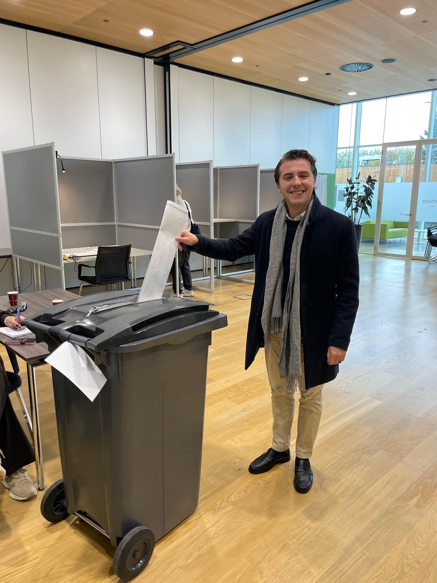 Gestemd! Voor een fatsoenlijk land.

Ga ook vandaag stemmen! Maak gebruik van je recht en doe je burgerplicht.

#Verkiezingen #TK2025