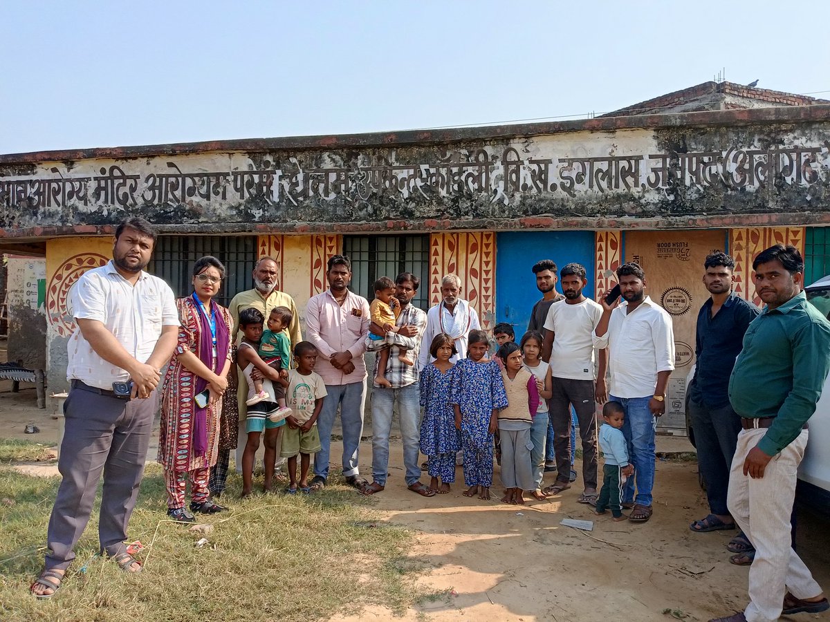 Radio_Narad's tweet image. 🎙️RJ Yashika @RadioNarad904FM पहुँचीं कांडली गांव #SmartNGO के अभियान #SehatSahiLaabhKayi के तहत
ग्रामीणों को दी जानकारी #AyushmanCard, #AbhaID व #ArogyaMandir योजनाओं पर जागरूकता बढ़ाई।
 @ngo_smart @jpbansi @JPNadda @MoHFW_INDIA @MIB_India @BMGFIndia  @UPGovt @UP_Swasth @ntep_UP