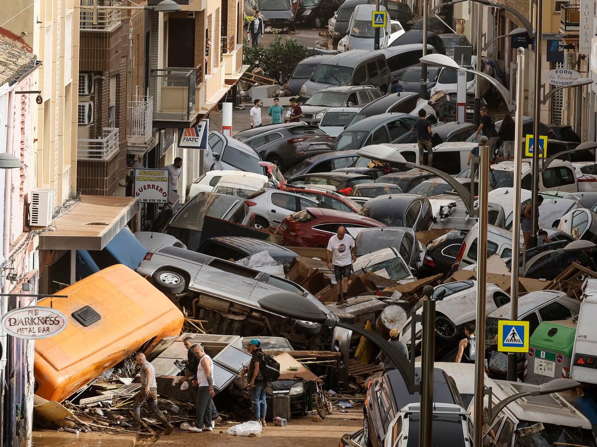 Avui és un dia terriblement trist. Amb el cor i el cap al País Valencià, al  costat de les víctimes de la Dana. Justícia, reparció i bones polítiques perquè mai més torni a passar.