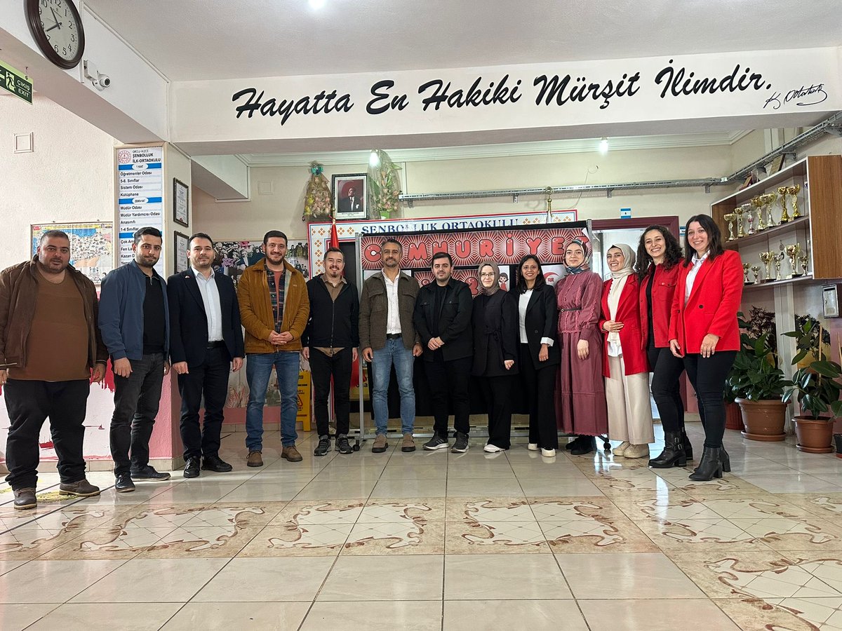 senbolluk's tweet photo. 🇹🇷 102 yıldır bu topraklarda özgürlüğün, umudun ve aydınlığın adı aynı: Cumhuriyet.
Birlik, inanç ve kararlılıkla yazılan bu destanı gururla yaşatıyoruz.
Nice yüz yıllara Cumhuriyetle! ❤️🇹🇷

#29Ekim #CumhuriyetBayramı #Cumhuriyet102Yaşında #YaşasınCumhuriyet https://t.co/Hhw4u7vxXE