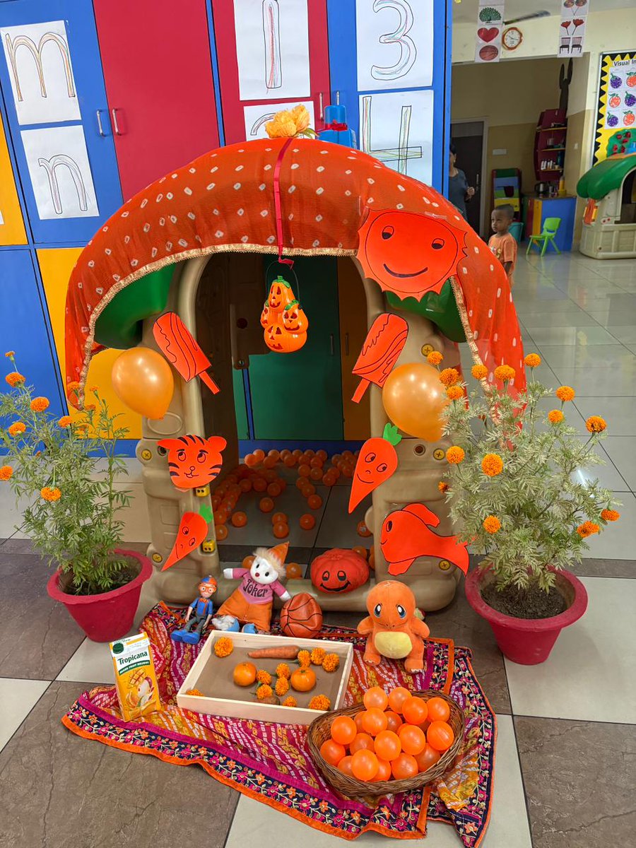 SAI_Edu_In's tweet image. The highlight? Making and sipping on some fresh, yummy orange juice together!🧃💛
A day full of laughter, learning, and bright smiles — Orange Day was a huge hit!
#ColorfulLearning #CreativeKids