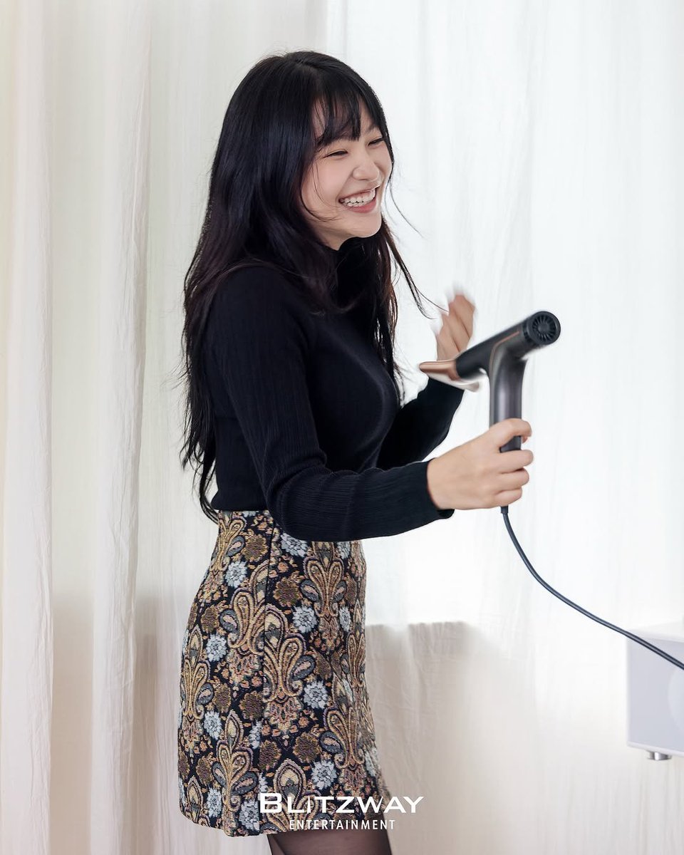 blitzway_ent instagram update with yerim 🤍