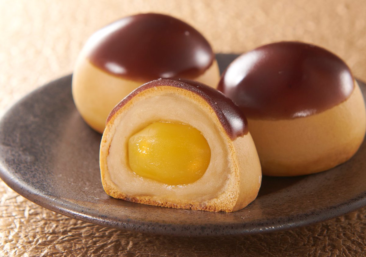 chateraise_jp's tweet image. 一粒栗饅頭🌰
しっとりと焼き上げた生地の中には、自家炊き白餡と一粒栗が丸ごと！
byりこ
#シャトレーゼ