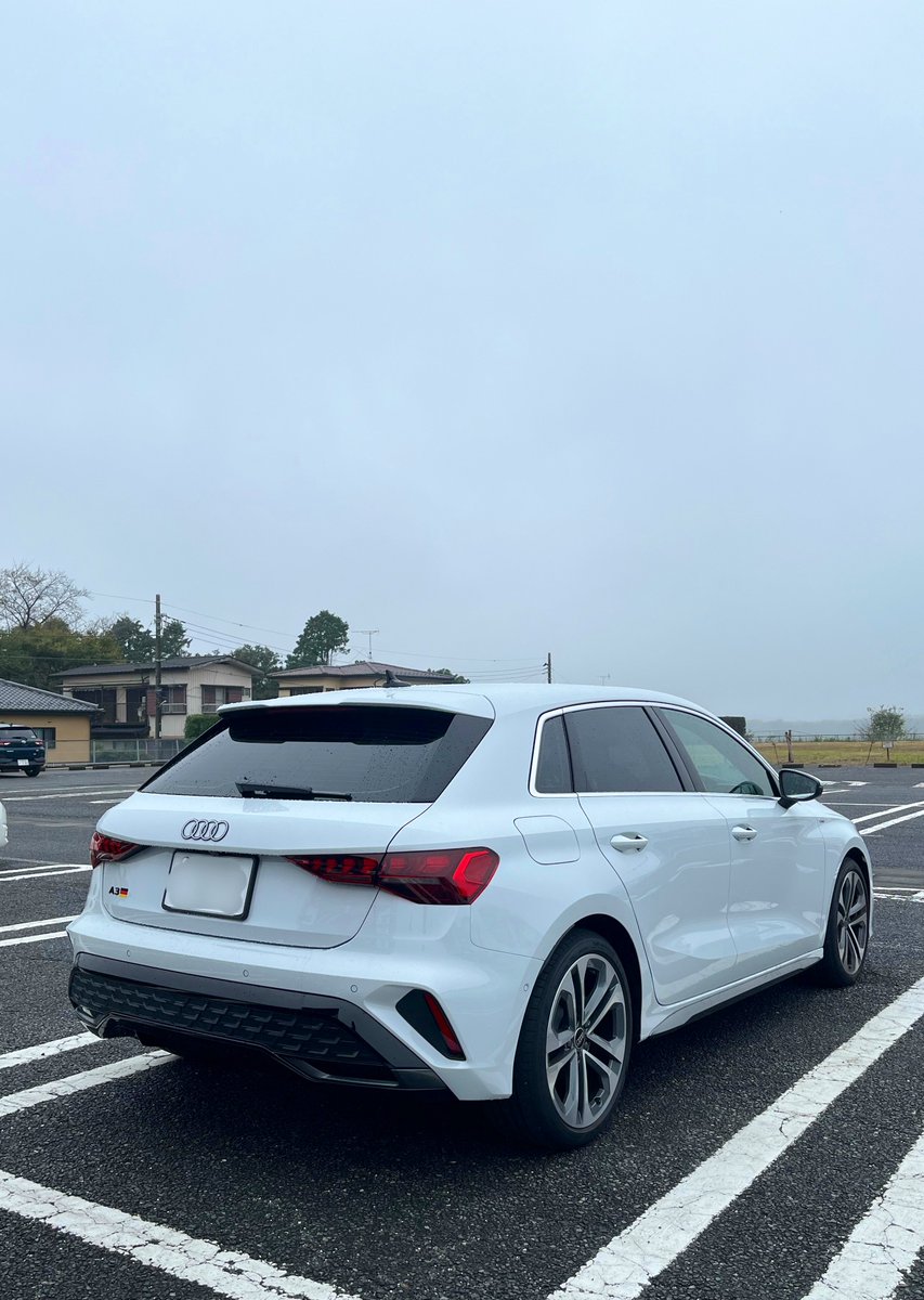 xekd3021's tweet image. 今日もあったんだけど、全然知らない人に親しげに挨拶されるんだよね…

え？😯
と思いつつ、にこやかに返すけど考えてもやっぱり知らない人なんだよ
不審者に見える？誰かに激似？向こうは知ってる？なんだかなー

👉初ソロ牛めしランチ♪してみた😋