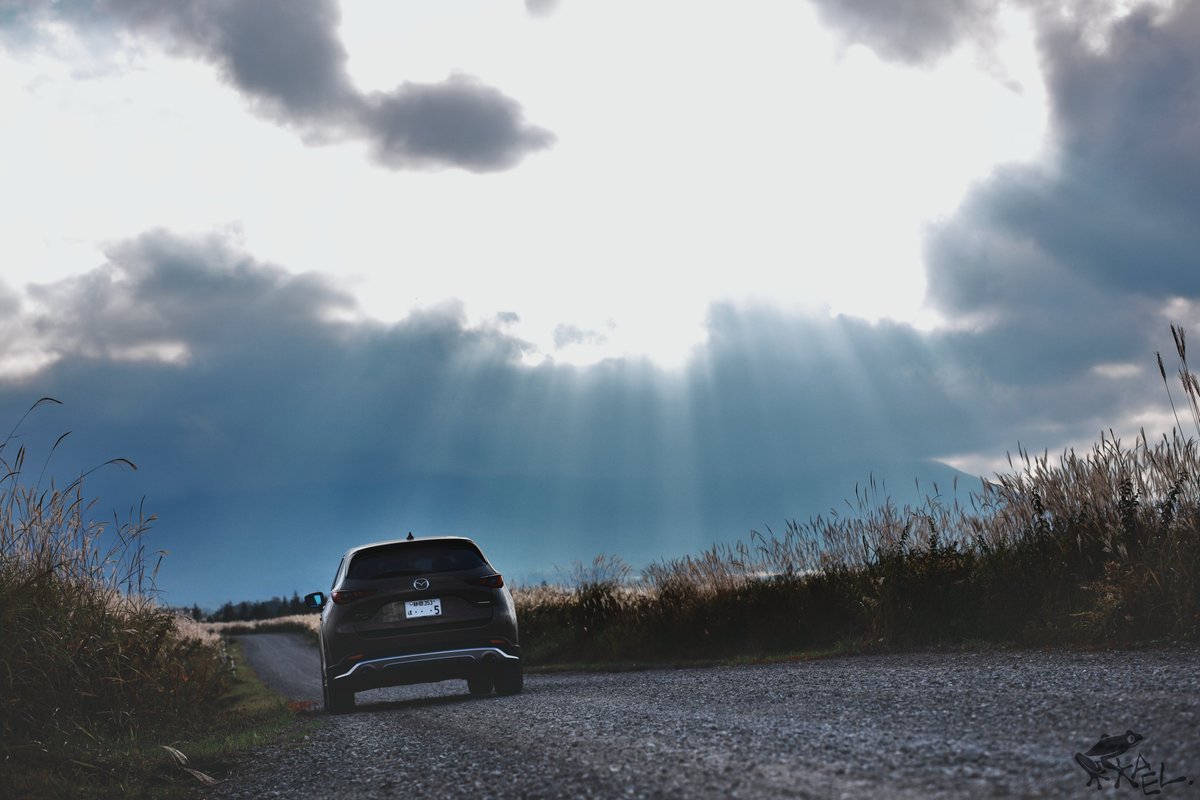 KAEL_with_cx5's tweet photo. そもそも曇りの日はあまり空にカメラ向けなかったりするから写真が少なめ。エモかどうかは置いといて。

#曇り空をエモくしようぜ選手権 https://t.co/m7XLmv0RVC