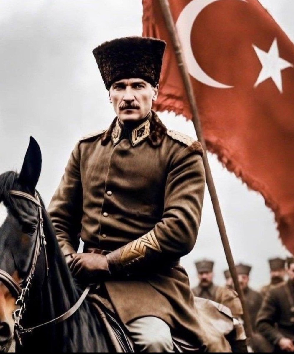 Cumhuriyetimizin kuruluşunun 102. yıl dönümünde Gazi Mustafa Kemal Atatürk ve kahraman silah arkadaşlarını rahmet minnet ve şükranla anıyor, Cumhuriyet Bayramınızı en içten dileklerimle kutluyorum.