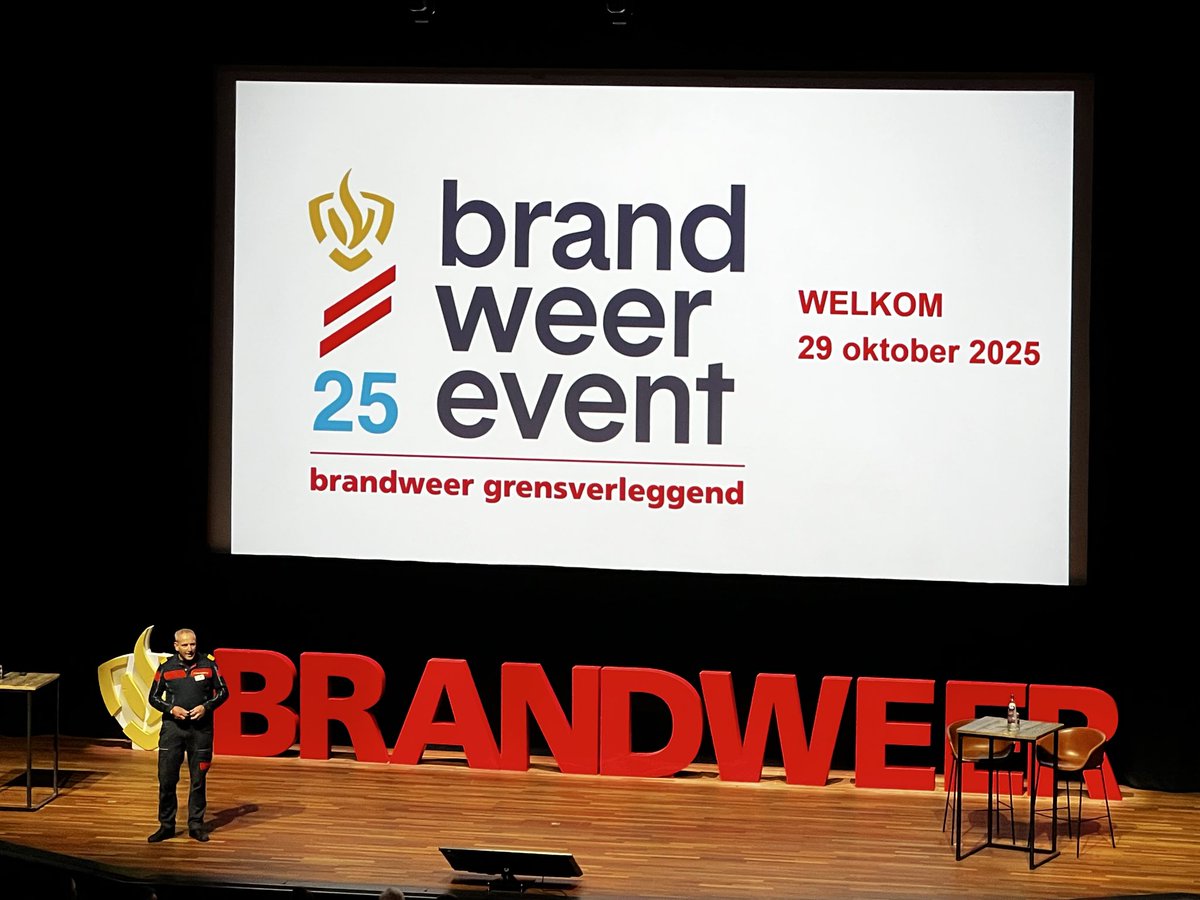 Yes. Het Brandweerevent 2025 is begonnen. Eerst een stoomcursus Limburgs-voor-beginners van de burgemeester van Maastricht #brwe2025 #brandweer #grensverleggend